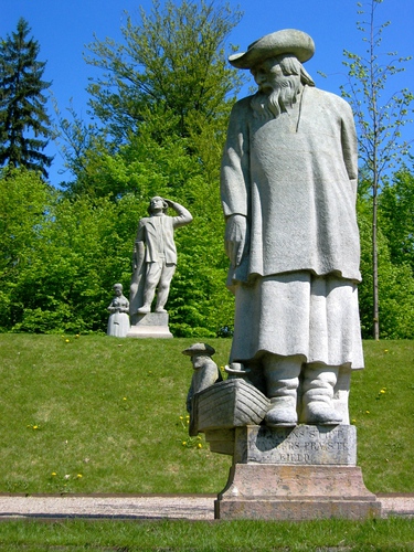 Sandstensfigurer af norske folketyper